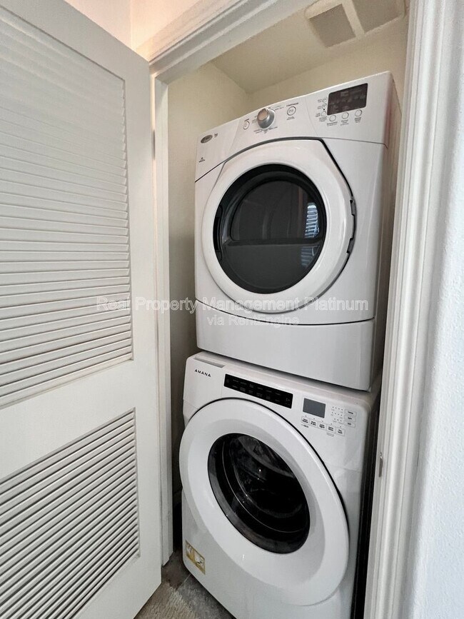 Building Photo - 3623 Etchings Way