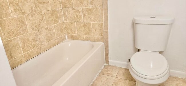 Building Photo - 2325 Johnson St