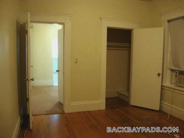 Building Photo - 520 Beacon St