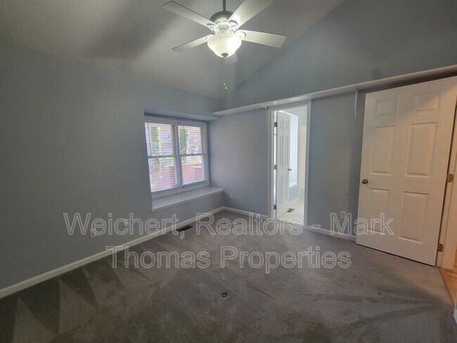 Building Photo - 104 Shotts Ct