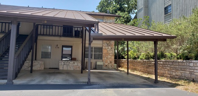 Building Photo - 1214 Hi Stirrup