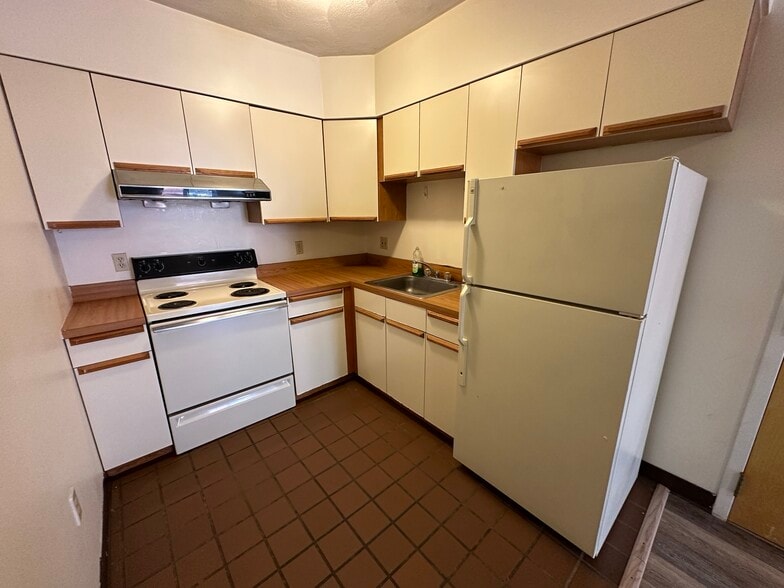 Building Photo - 79 Essex St