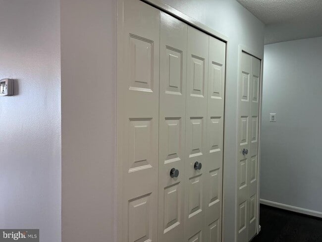 Building Photo - 1800 Old Meadow Rd