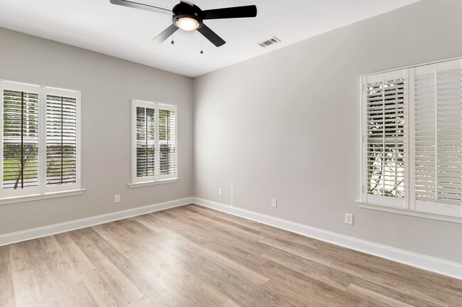 Building Photo - E 31st Street