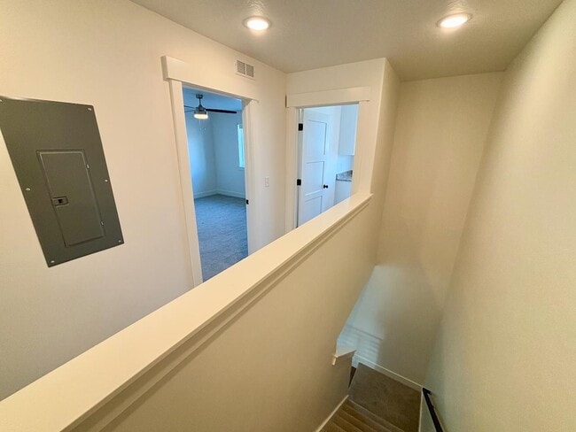 Building Photo - 638 E 360 S