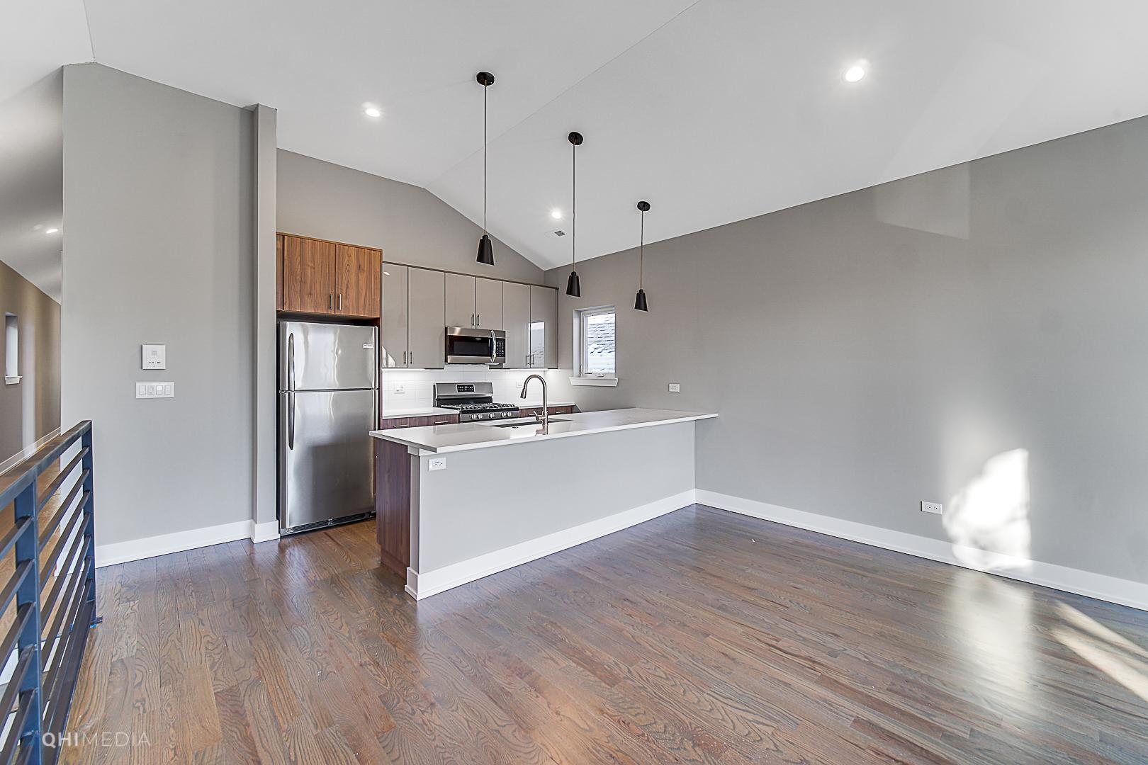 Building Photo - 1734 W Cullerton St