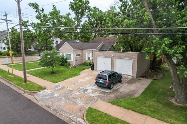 Building Photo - 620 2nd Ave NW