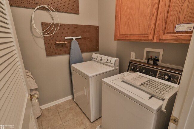 Building Photo - 2 bedroom condo at Country Classics at Morgan Hill