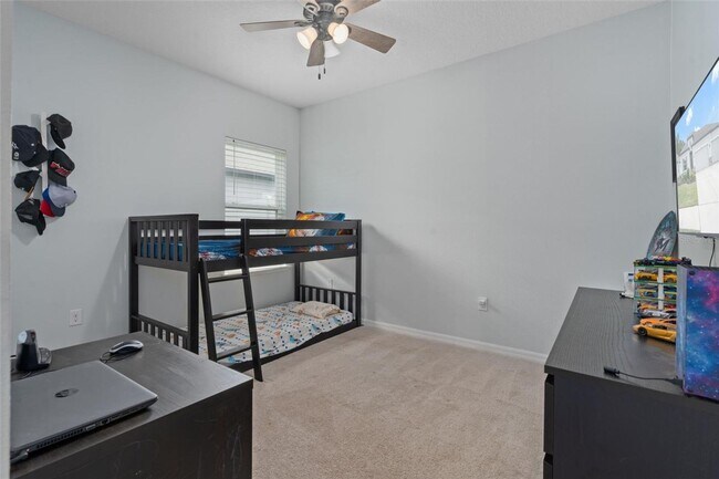 Building Photo - Beautiful 4bd 2ba Home plus a 3 Car Garage