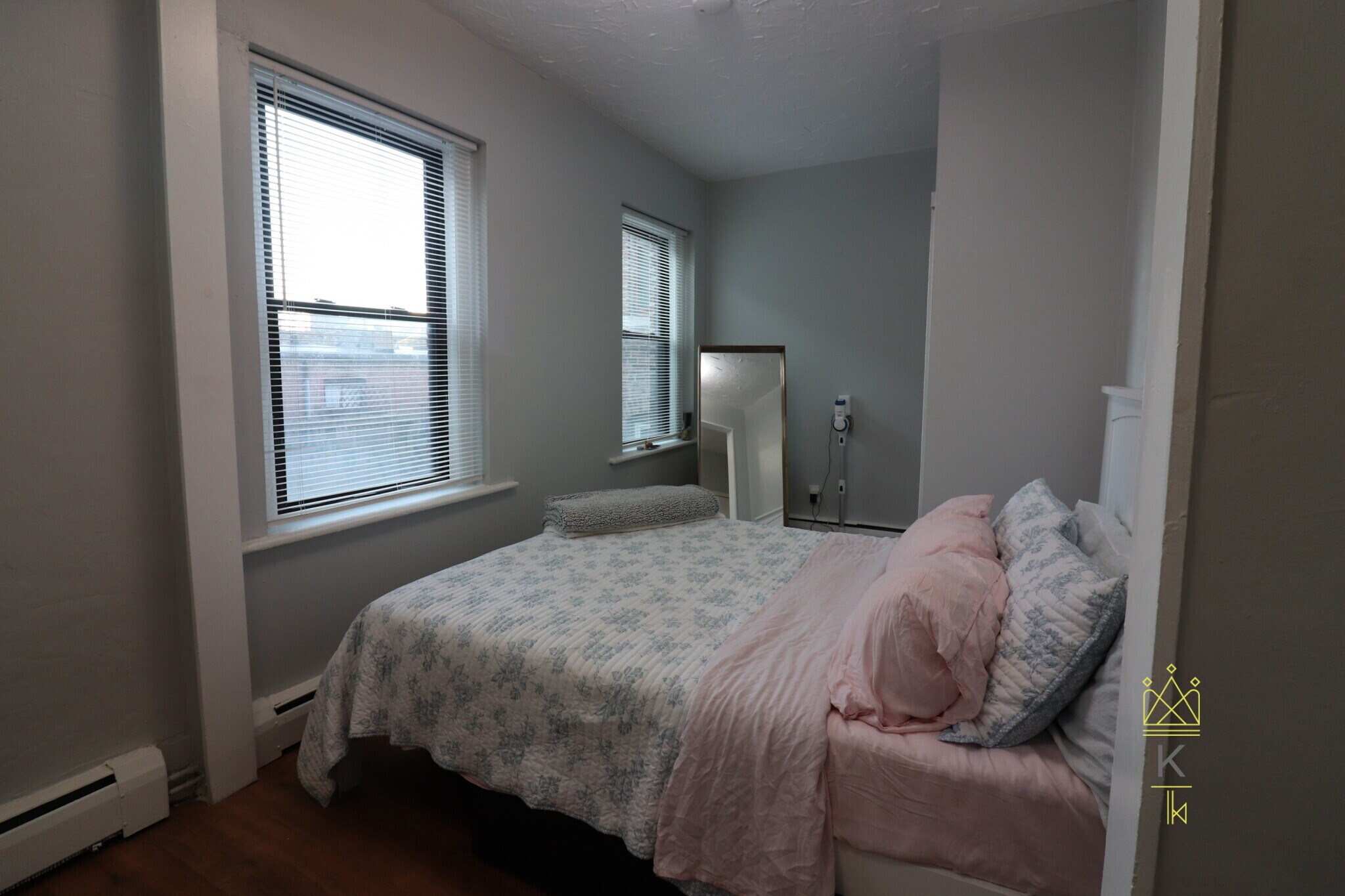 Building Photo - 39 Irving St