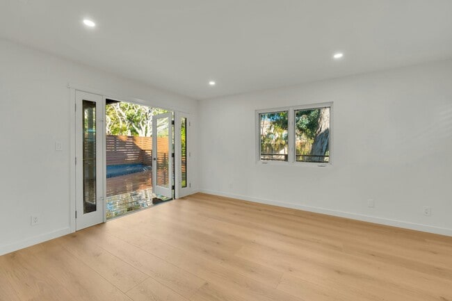 Building Photo - 4279 Hortensia St