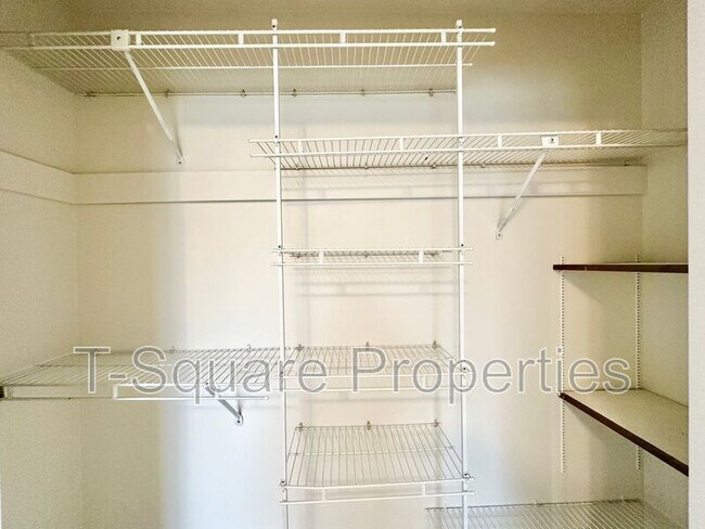 Building Photo - 325 5th Ave S