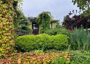 Building Photo - Cozy 2 Bedroom in Charming Everett Neighbo...