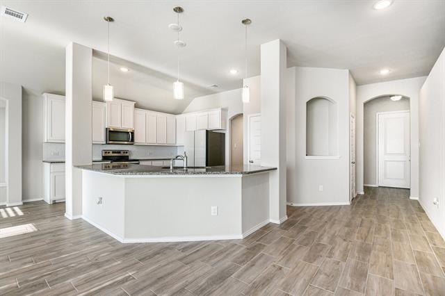 Building Photo - 749 Long Iron Dr