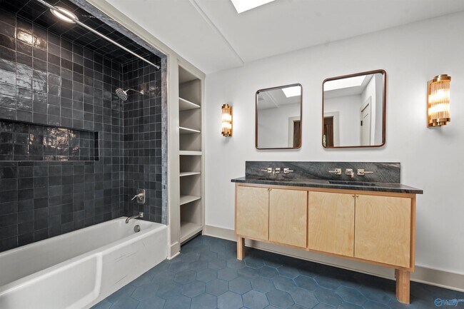 Building Photo - 7705 Foxfire Dr SE