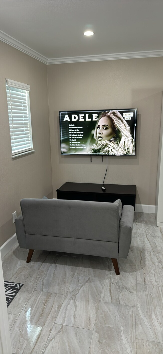 Building Photo - 869 Honolulu Woods Ln