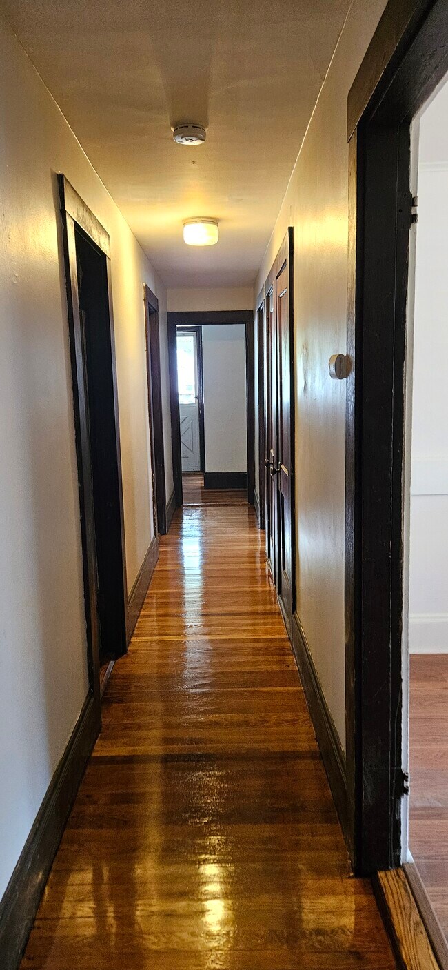 Building Photo - 96 Central St