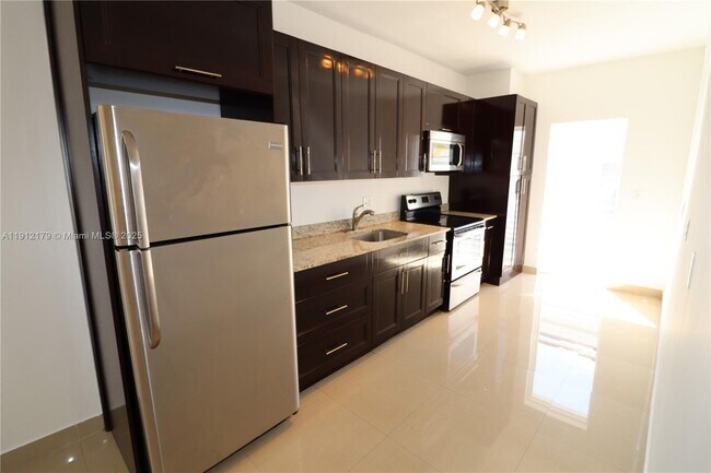 Building Photo - 540 74th St