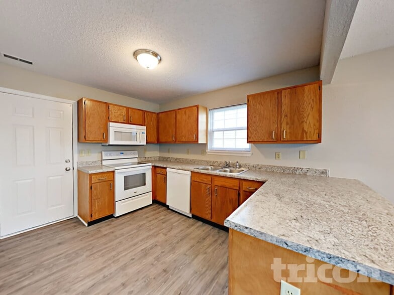 Building Photo - 10245 Cadogan Dr
