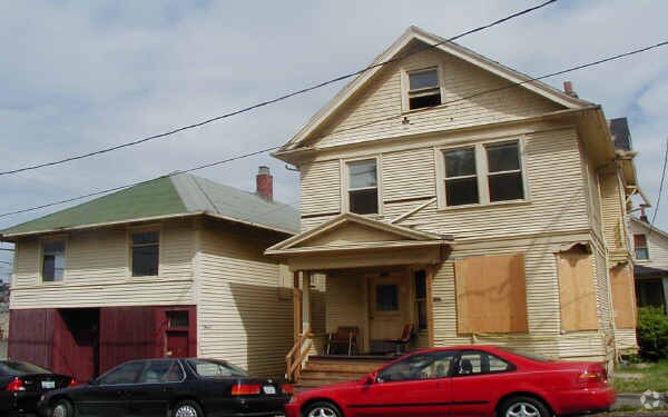 Building Photo - 400 Blaine St