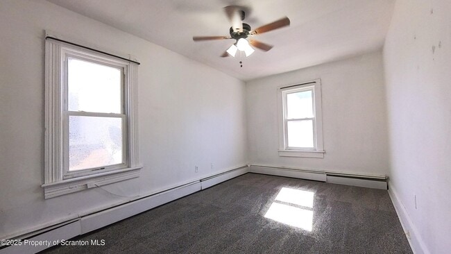 Building Photo - 447 Orchard St