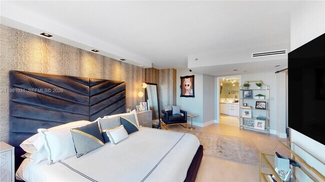 Building Photo - 1000 E Island Blvd