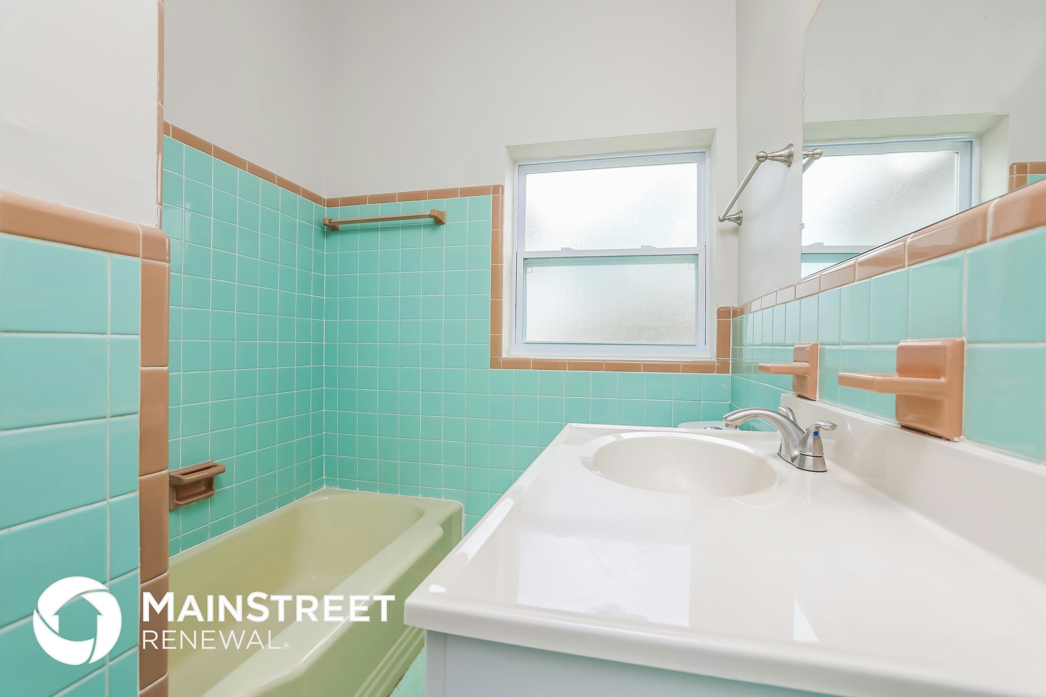 Building Photo - 5730 Oleander Dr