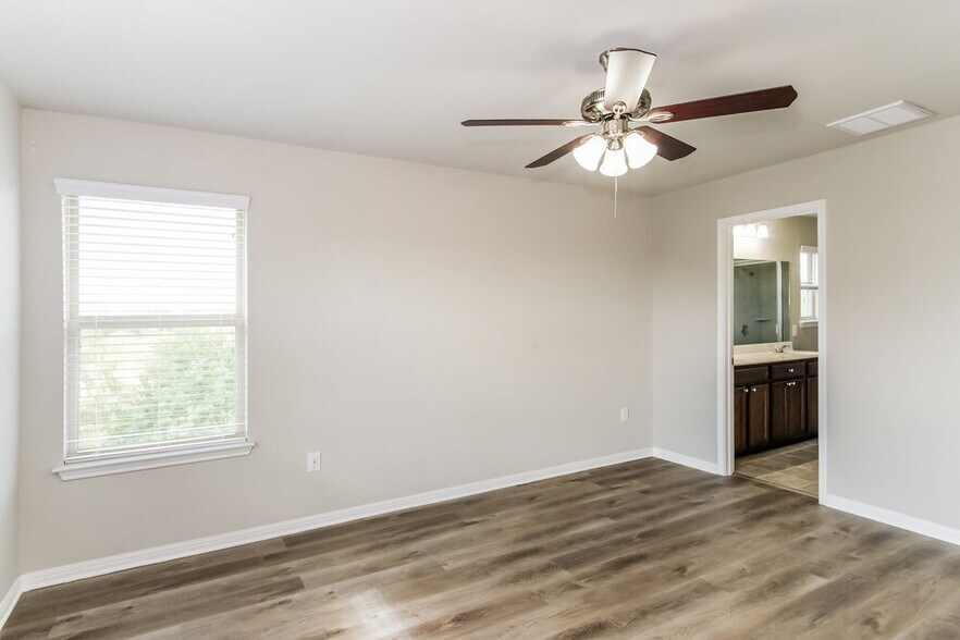 Building Photo - 311 Eagle Brook Ln