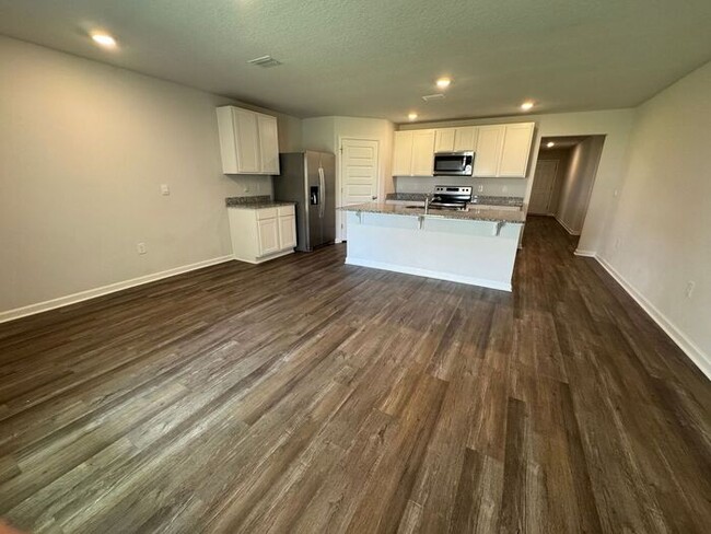 Building Photo - Pensacola - Deer Run - 4 bed, 2 bath w/ co...