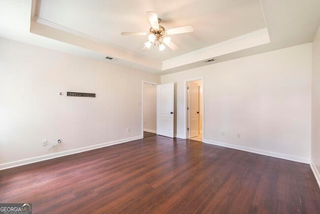 Building Photo - 215 Wingfield Way
