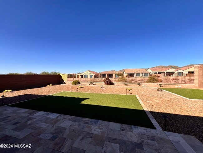 Building Photo - 7010 W Cliff Spring Trail