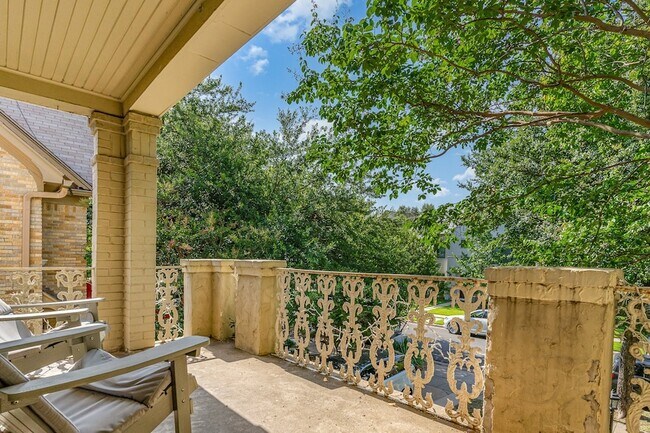 Building Photo - 4146 Normandy Ave