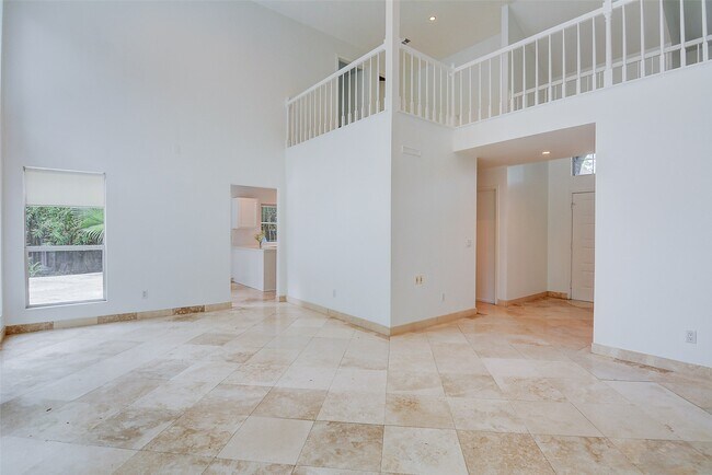 Building Photo - 10 E Indian Sage Cir