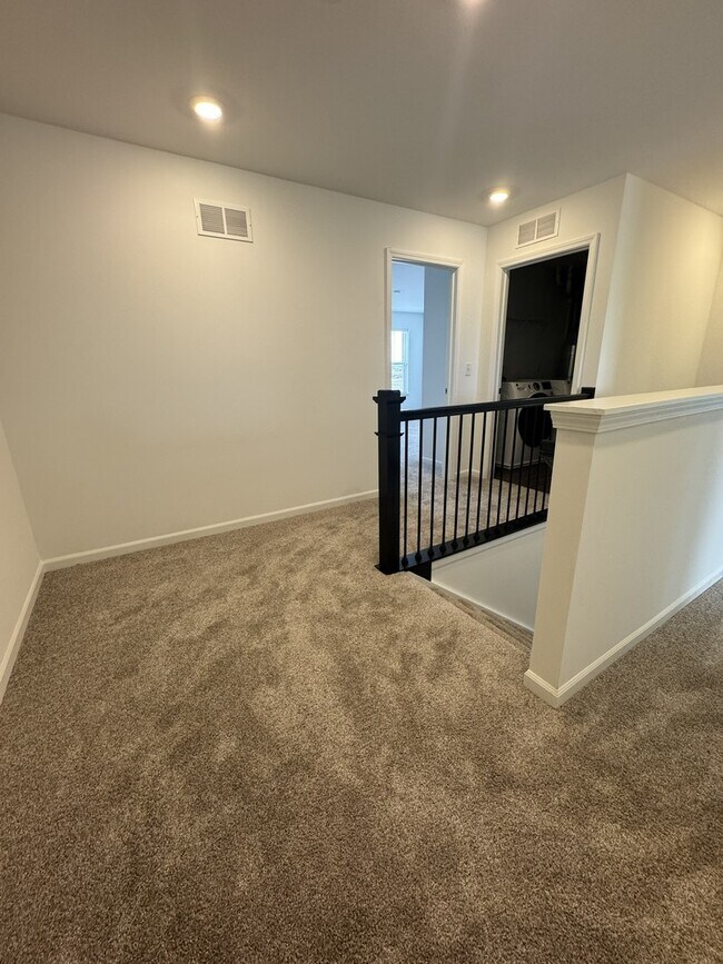 Building Photo - 25732 W Wakefield Dr