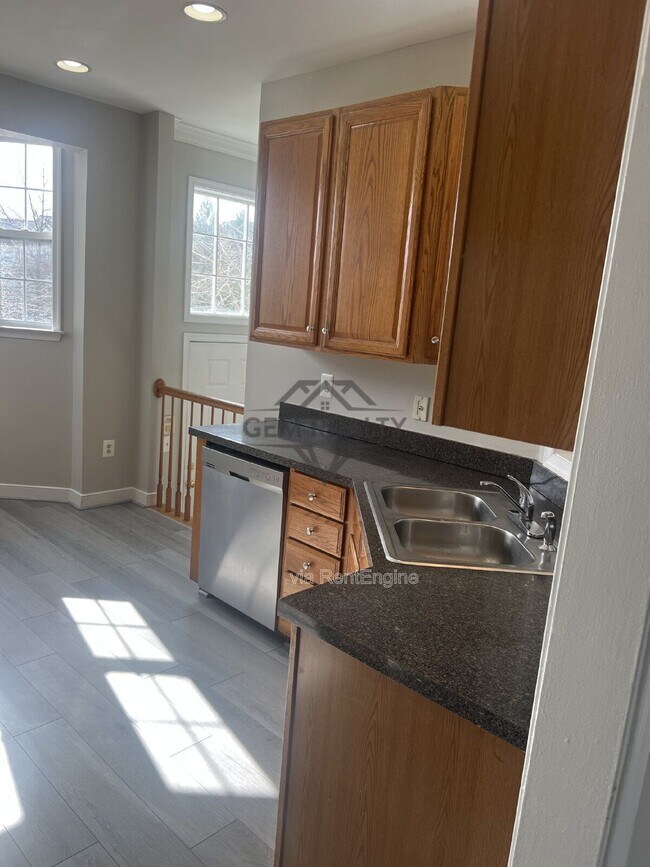 Building Photo - 3316 Broker Ln