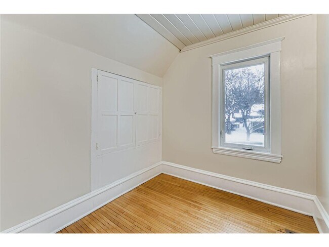 Building Photo - 3507 N Newton Ave