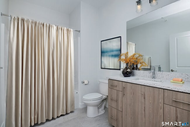 Building Photo - 130 N Main St