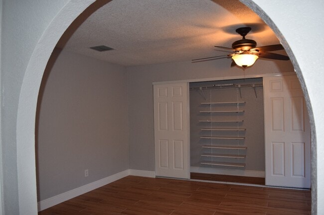 Building Photo - 2718 Viola Ln