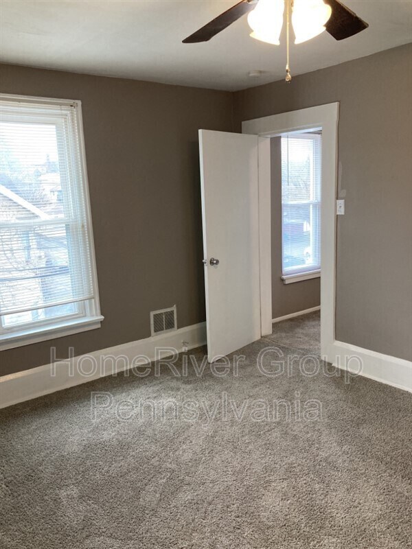 Building Photo - 605 Mt Pleasant St