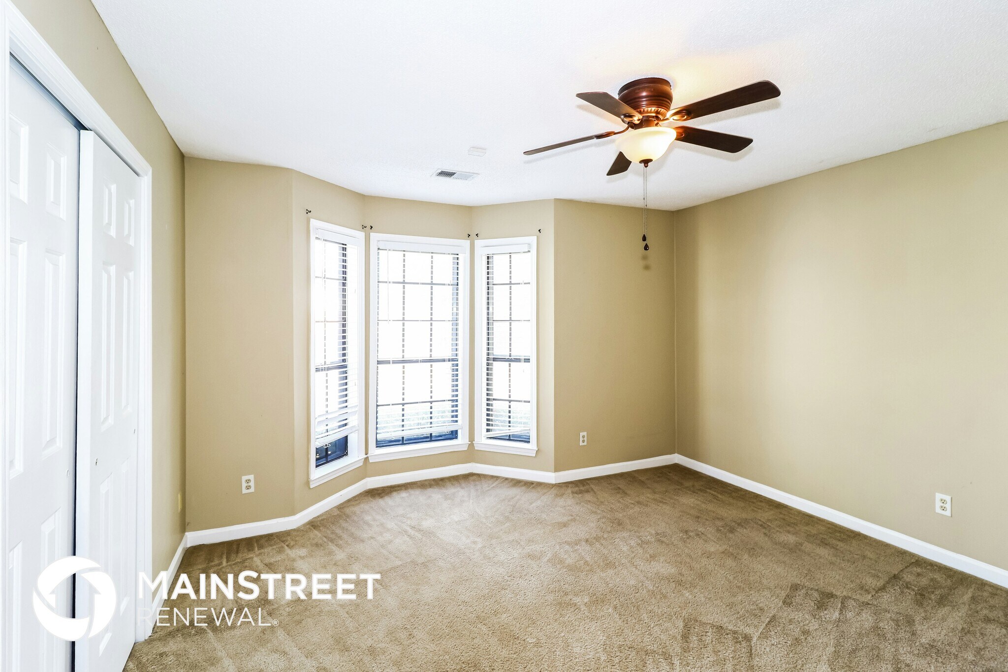 Building Photo - 1160 Hunter's Lake Dr