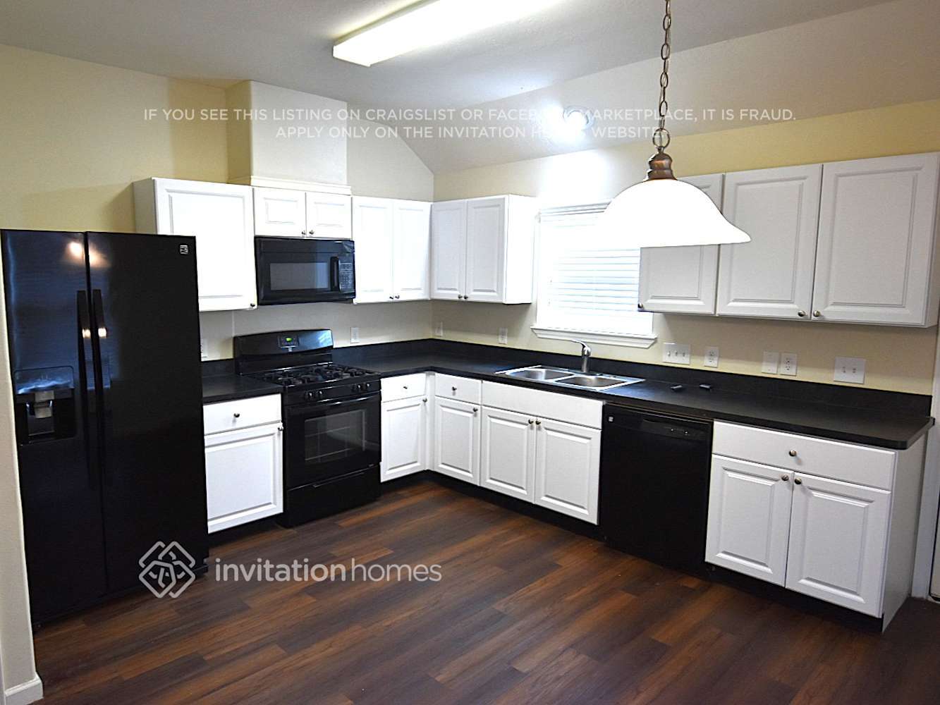 Building Photo - 8610 Chaletford Dr