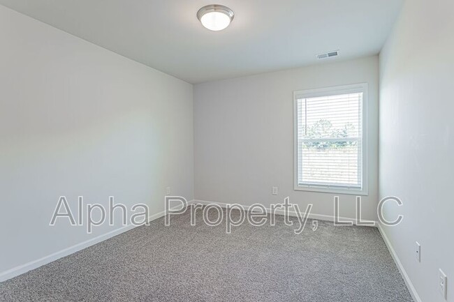 Building Photo - 19 Apricot Ln