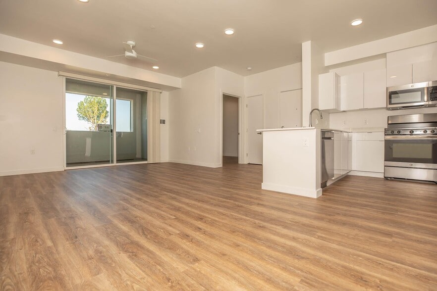 3x2 Living Room - Mossdale Landing