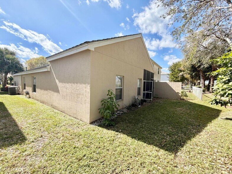 Building Photo - 159 Berenger Walk