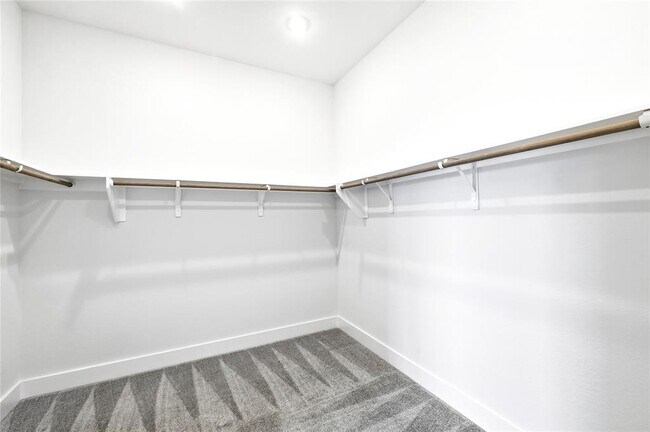 Building Photo - 8709 Lullwater Trl