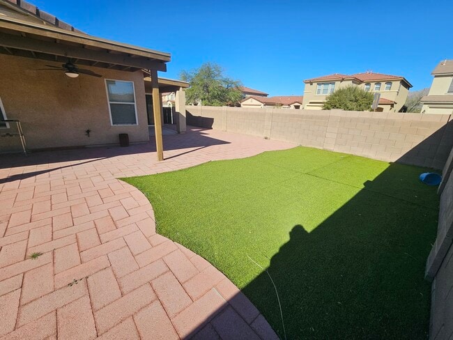 Building Photo - 3552 N Riverhaven Dr