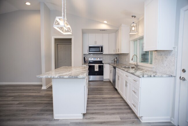 Building Photo - 109 Walnut St