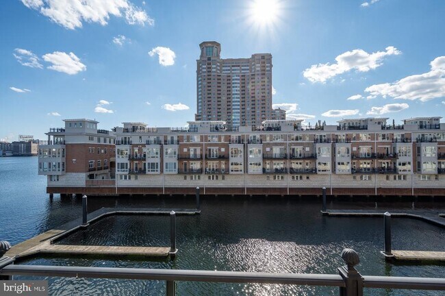 Building Photo - 621 Ponte Villas N