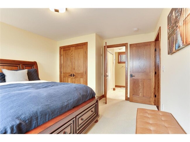 Building Photo - 2012 W Laurel Ave