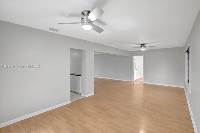 Building Photo - 5386 Balsam Terrace